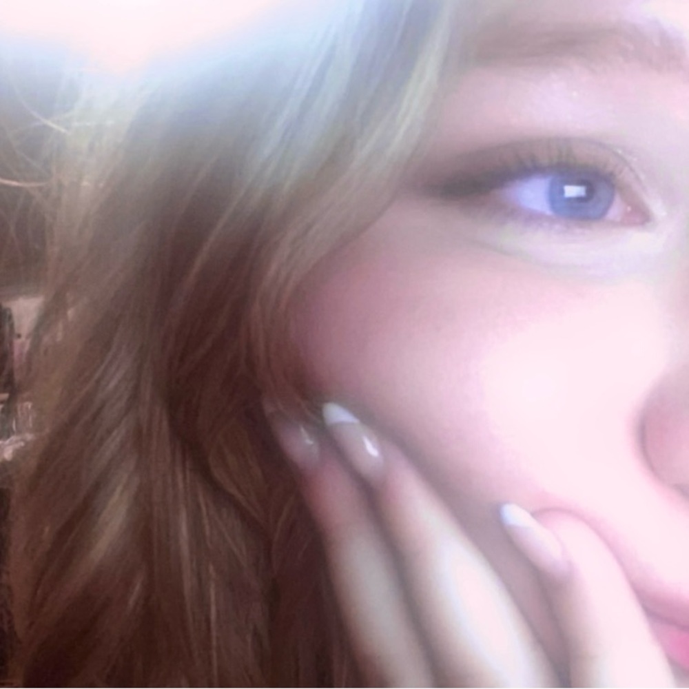 Meet your Posher, Azia